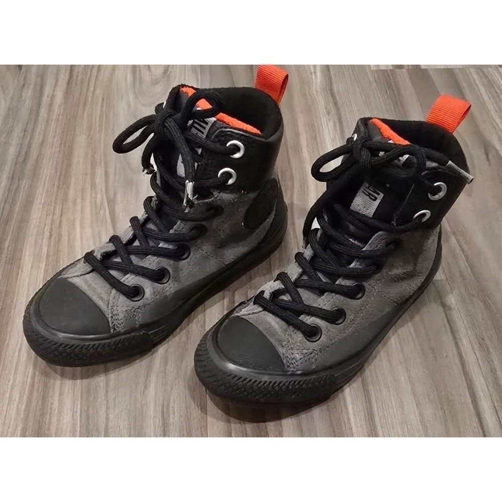 Boys Converse Chuck Taylor All Star Asphalt Leather Boots size 12.5
